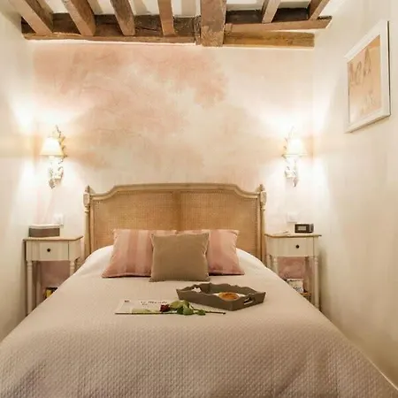 Appartamento Le Merlot Du Marais Parigi