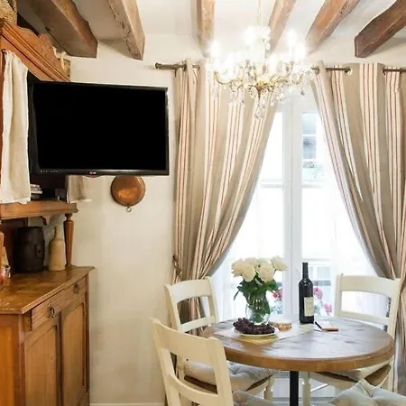 Appartamento Le Merlot Du Marais Parigi